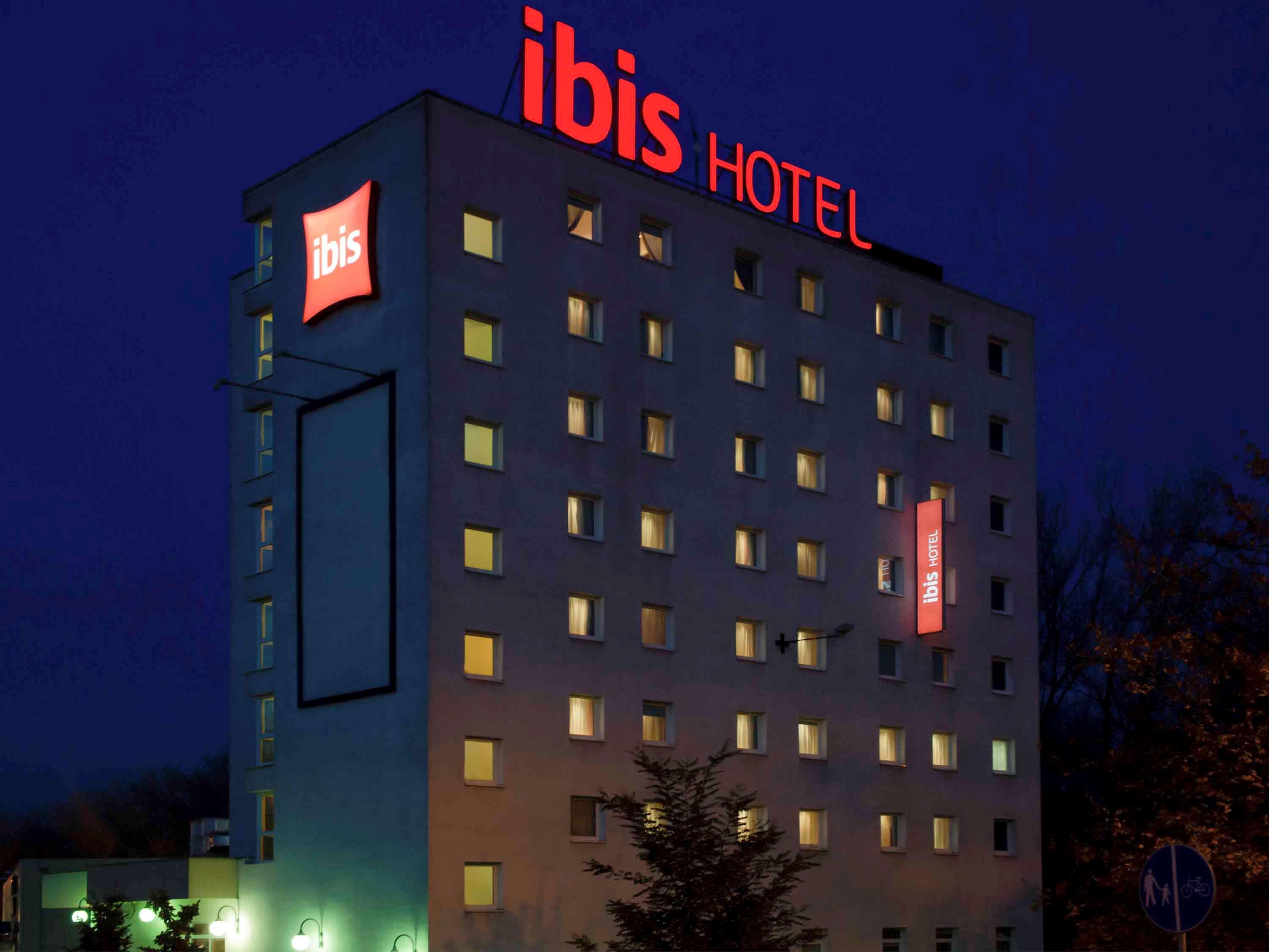 Ibis Warszawa Ostrobramska Hotell Exteriör bild