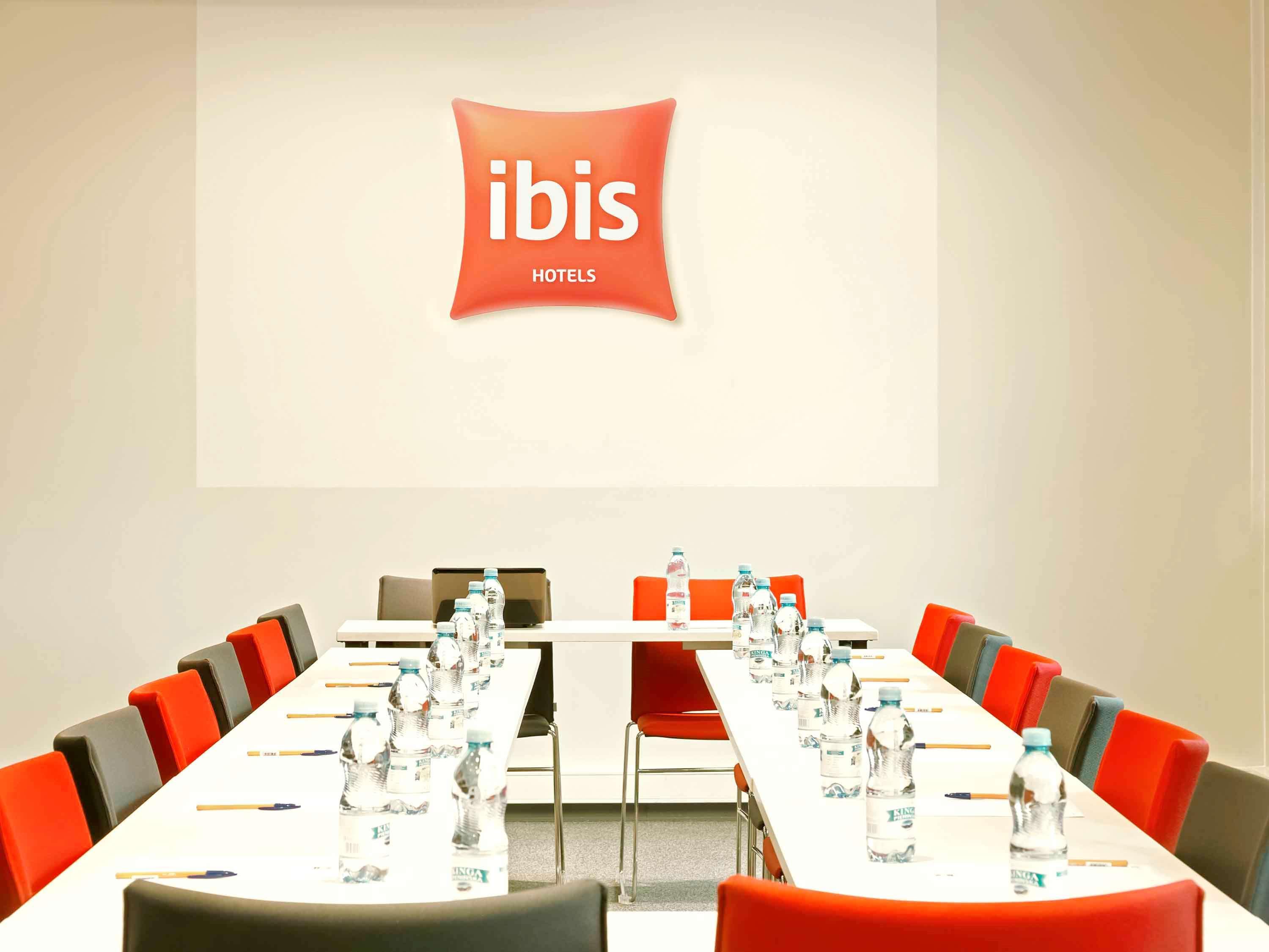 Ibis Warszawa Ostrobramska Hotell Exteriör bild